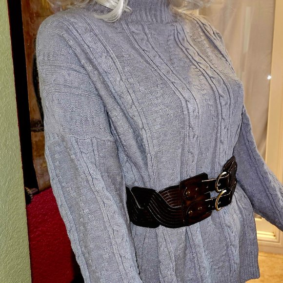 Women's Turtle Neck Seater with Long Skirt all Cable Knit. W/Belt Included M/L - Picture 2 of 9